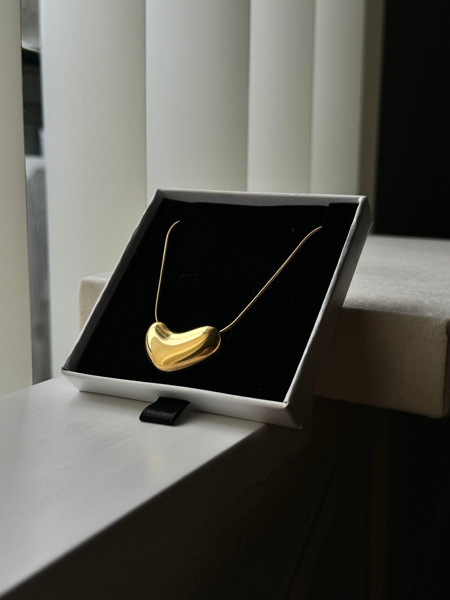 Irregular necklace