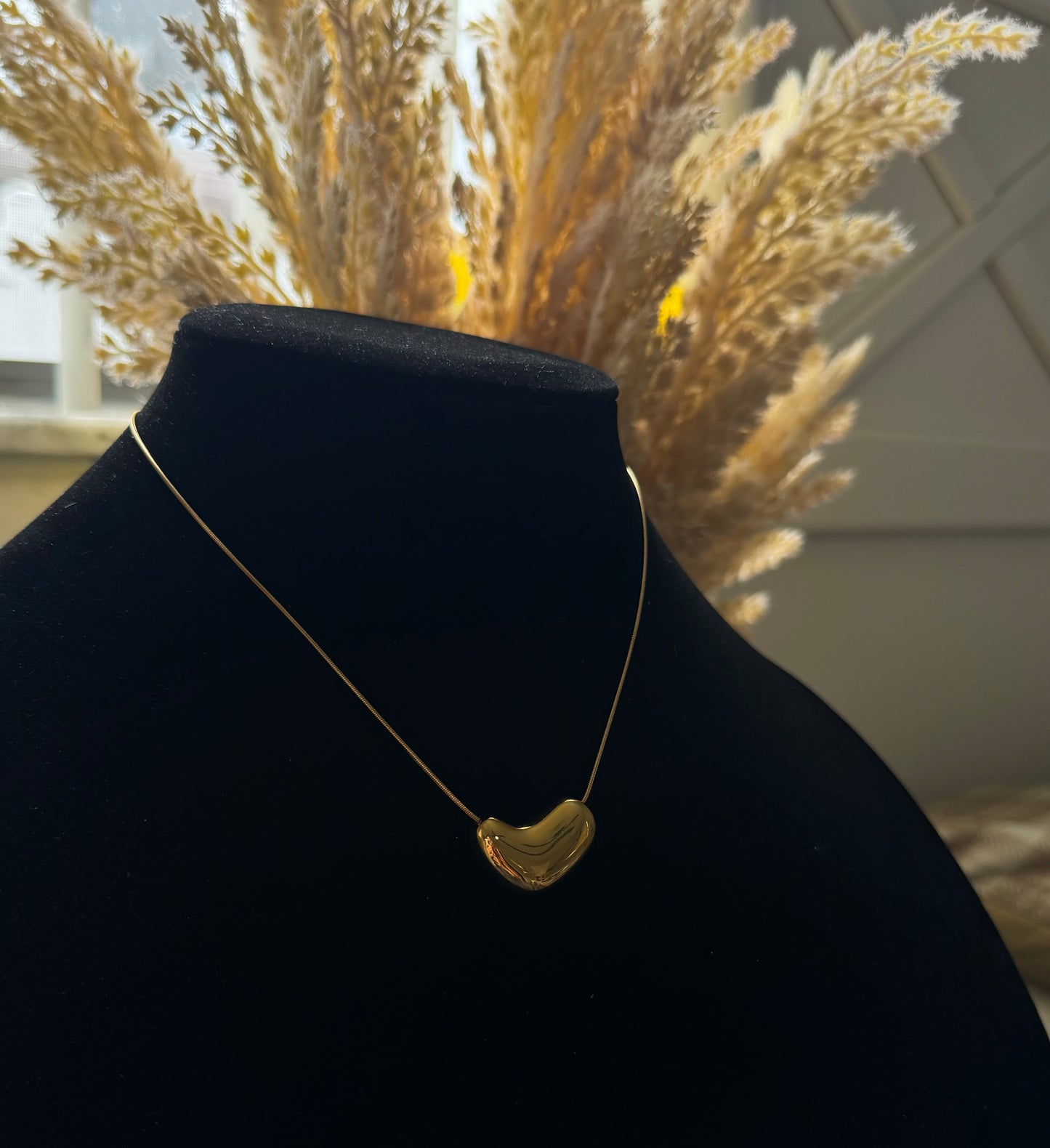 Irregular necklace