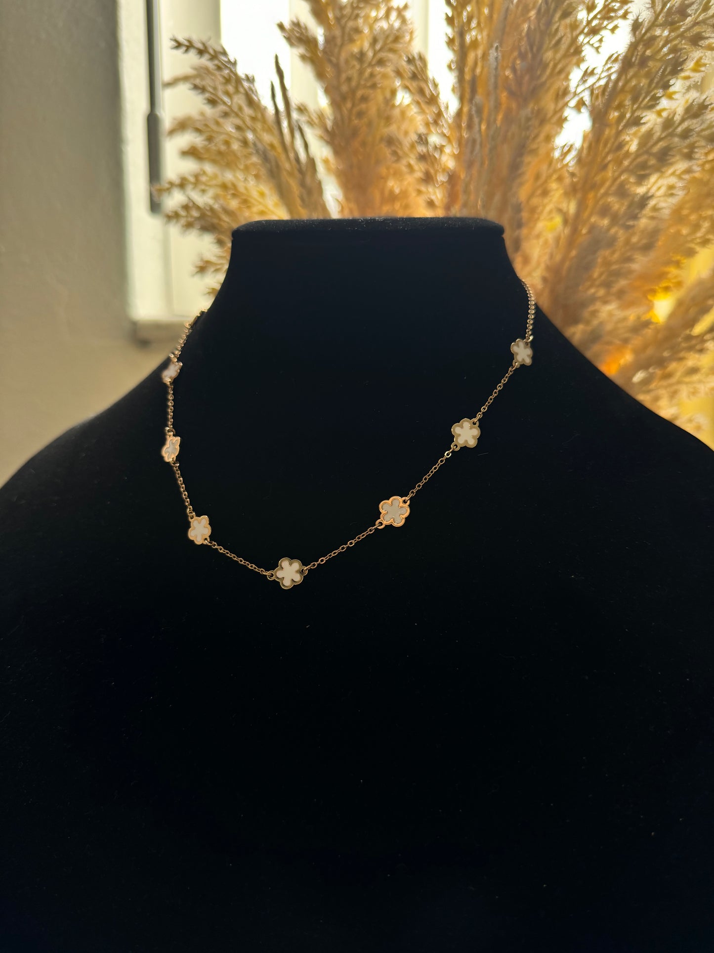 Flor necklace